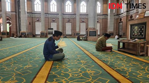 Melihat Masjid Kubah Emas Menjadi Destinasi Wisata Religi