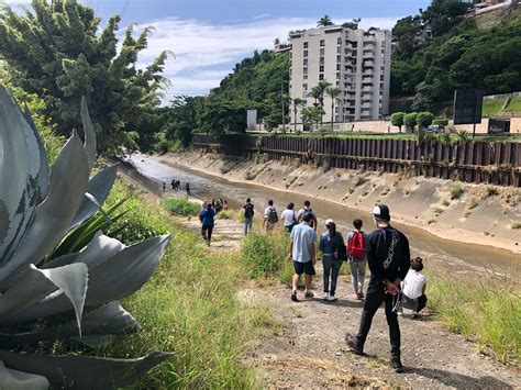 Enlace arquitectura | Guaire River Linear Park at Colinas de Bello Monte
