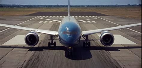 New Boeing Dreamliner Makes Dizzying Takeoff In Test Flight Abc