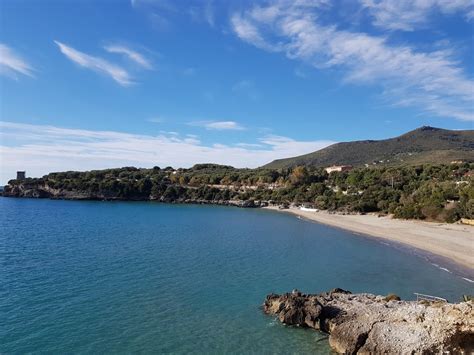 Spiaggia Calanca Tra Mare Isola E Hotel Nel Centro Di Marina Di Camerota