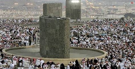 What is Jamarat? The Three Stone Pillars | About Islam | Stone pillars ...