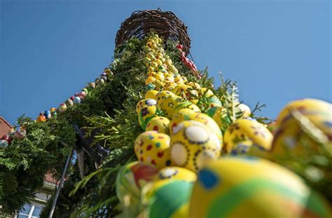 Osterbrunnen Rings Um Leonberg Ostern Kann Nicht Bunt Genug Sein