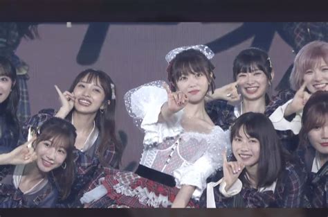 Akb48公式 On Twitter 峯岸みなみ卒コン ラストは現役メンバー全員で 10年桜 をパフォーマンス😭🌸 これからもakb48を、 そして峯岸みなみを、 よろしくお願いいたし