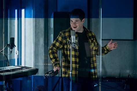 Pitch Perfect Bumper In Berlin S Adam Devine Debuts Brand New Mashup