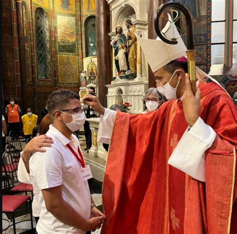 Dom Geovane Preside Missa E Sacramento Da Crisma No Santu Rio