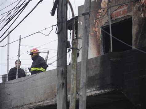 Trágico incendio en una gomería de La Tablada murieron un matrimonio y