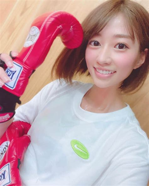 大貫彩香さんのインスタグラム写真 大貫彩香instagram「 いっぱい写真撮ってた 浮かれ汗かき Gym