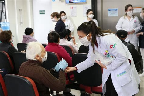 Homenagem Ao Dia Das Mães é Realizada Para Pacientes Da Oncologia