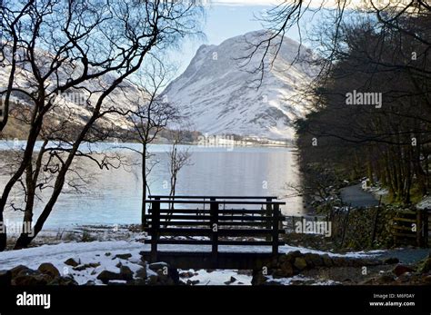 Winter snow lake buttermere cumbria hi-res stock photography and images ...