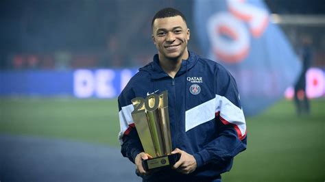 Ligue 1 Psg Mit 42 Sieg Gegen Nantes Mbappé Neu Rekordtorschütze