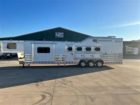 2023 Twister 4 Horse Side Load Gooseneck Trailer with 13'6" Out