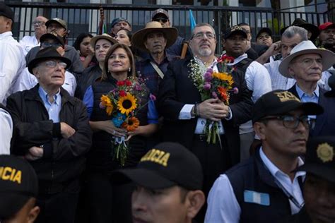 El Presidente Electo De Guatemala Marcha Junto A Ind Genas En Defensa