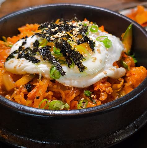 The Emmy’s Unicorn Mural Is Gone, But the Spaghetti Shack Is Here to