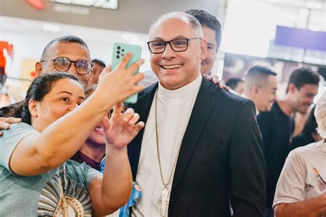 Fotos Chegada De Dom Greg Rio Paix O Osb Ao Aeroporto Arqfor