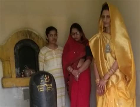 Women Get Darshan Of Bhole Baba Only Once A Year महाशिवरात्रि विशेष