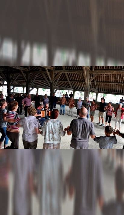 Initiation aux danses bretonnes avec les Danserien an Ellé