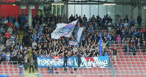 Fanatik Fans Of The World Fc Blau Wei Linz Sv Ried