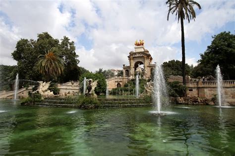 Free Photo | Fountain in Barcelona.