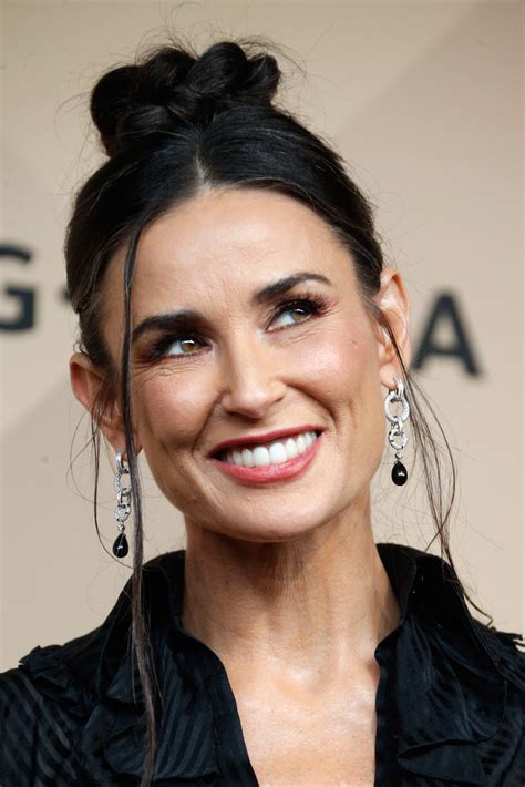 Demi Moore With Gray Hair Demi Moore S Grey Hair Is A Refreshing Sight Which Hair Texture