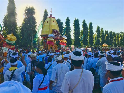 Denpasar Rathayatra Ramai Swami