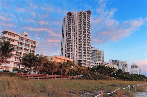 Premium Photo | Miami Beach ocean view