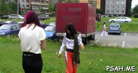 Hot Slut Gives Steamy Blowjob