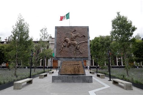 Macario Gonzalez D On Twitter Rt Alfredodelmazo El Monumento A Los