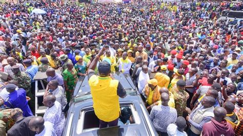 See Dp Ruto S Cheerful Crowd In Kenyenya Kisii County Youtube