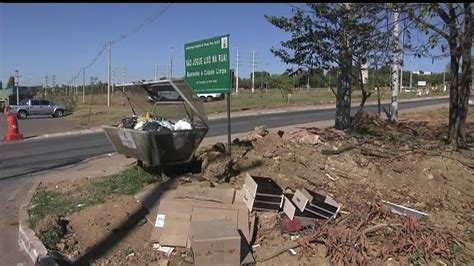 Moradores Reclamam De Obras Inacabadas Df G