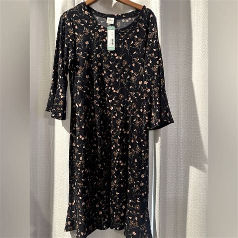 Kaileigh Dresses Nwt Navy Blue With Floral Accent Crew Neck Dress