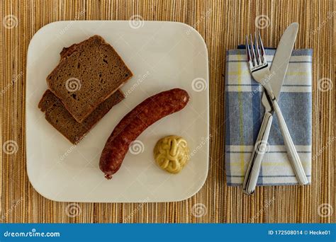 La Tradicional Salchicha Polaca Para La Cena Foto De Archivo Imagen