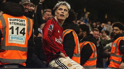 Alejandro Garnachos Bicycle Kick Against Everton Wins Premier League