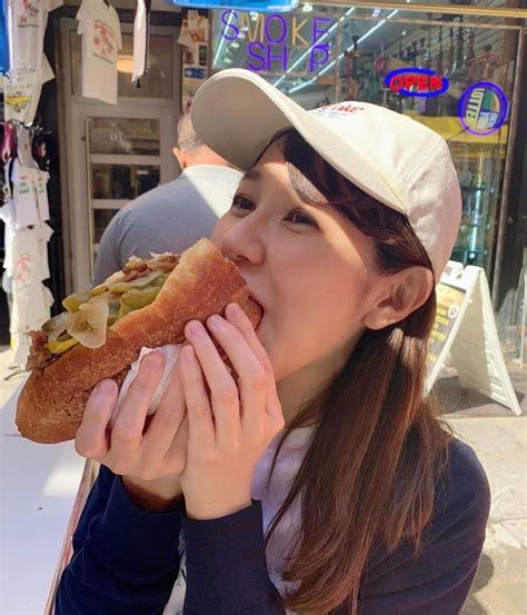 荒木優里さんのインスタグラム写真 荒木優里instagram「🇮🇹 リトルイタリーで行われているサン・ジェナーロ祭に😊 ピザやパスタ