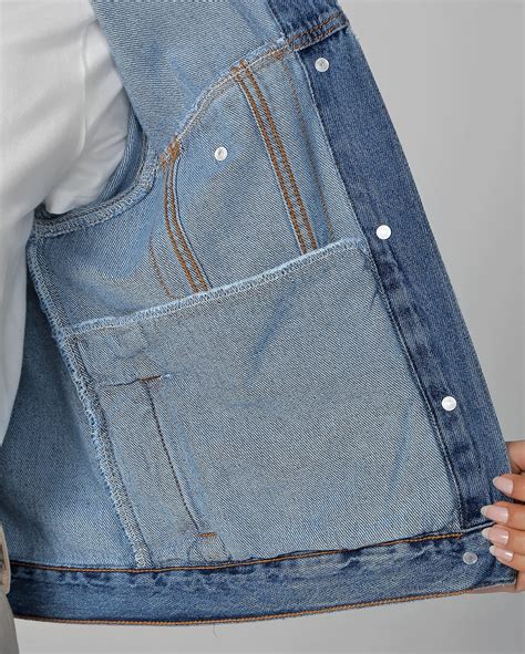 Riachuelo Jaqueta Jeans Feminina Manga Longa Bolso Denim Claro Pool