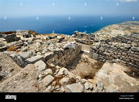 Thera ruins hi-res stock photography and images - Alamy