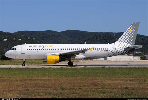 Ec Jyx Airbus A Vueling Rafael Alvarez Cacho Jetphotos