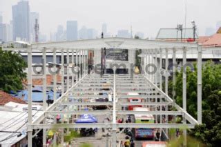 Pembangunan Skybridge Tanah Abang Jakarta Datatempo