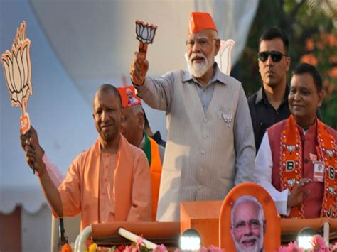 Pm Narendra Modi Mega Road Show In Ghaziabad Live Update Cm Yogi