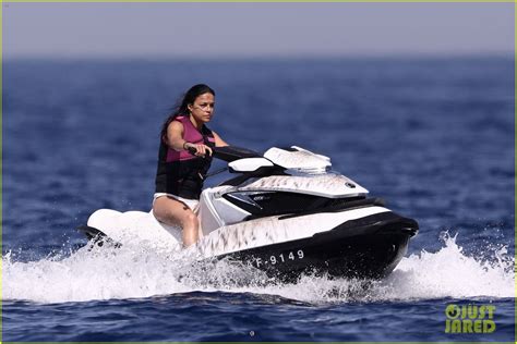 Photo Michelle Rodriguez Shows Off Her Bikini Body Jet Skiing