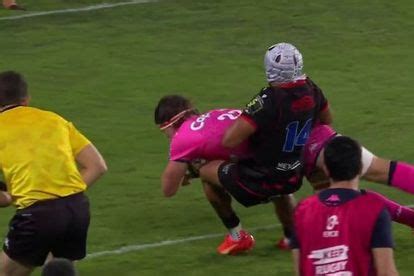 Lions' Van der Merwe pulls off sensational physics-defying tackle