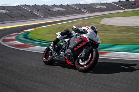 New High Spec Mv Agusta F Rr Gains Aero Fairing For Visordown