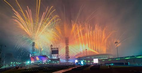 Premium Photo Birmingham 2022 Commonwealth Games Opening Ceremony Fireworks Display