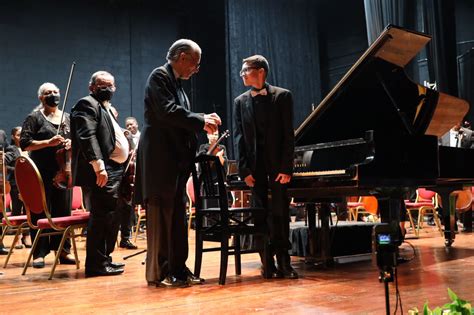 El pianista de 14 años David García y la Orquesta Sinfónica Nacional