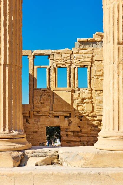 Ru Nas Do Templo Erechtheion Na Acr Pole Atenas Gr Cia Foto Premium