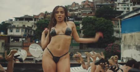 Anitta Vai Malandra Conquista Milh Es De Curtidas No Youtube Em