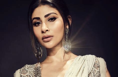 Mouni Roy Instagram Post Flaunts Figure In Saree