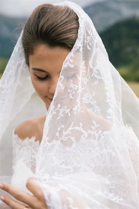 Traditional wedding gowns 60 photos - Astyledwedding.com