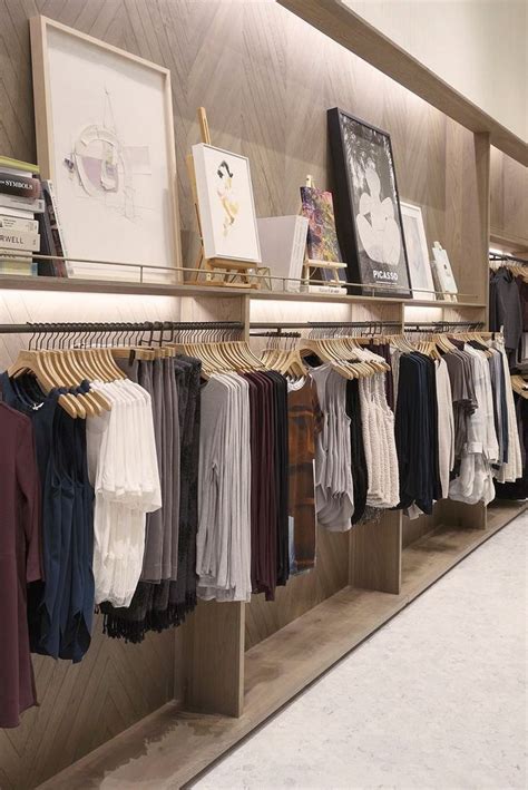 34 Retail Space Showroom Ideas Manlikemarvinsparks Clothing