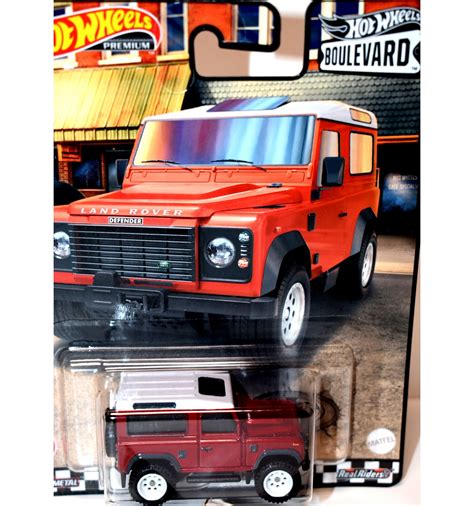 Hot Wheels Premium Boulevard Land Rover Defender Global