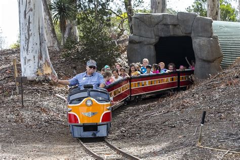 October Means Kids Are Free at the San Diego Zoo and Safari Park